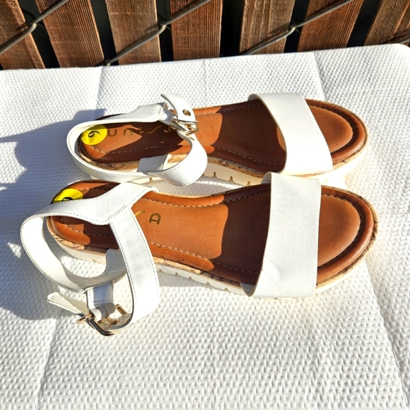 New Unisa Sandals Women's Size 9 - Picture 14 of 16